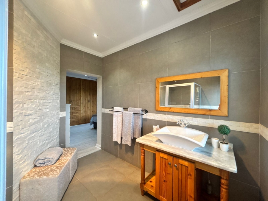 5 Bedroom Property for Sale in Grimbeeck Park North West